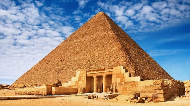 الأهرامات في مصر للسياحة