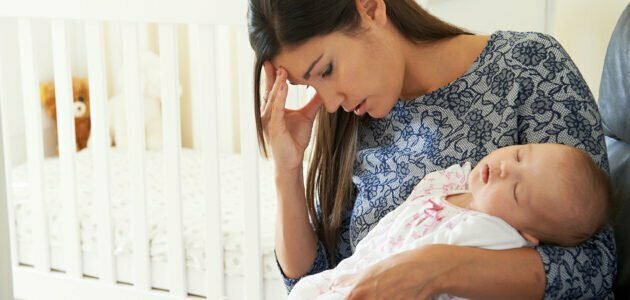اكتئاب ما بعد الولادة قد يدفع الأم لقتل طفلها