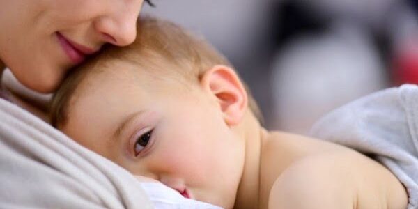 الرضاعة الطبيعية طعام الأم وتأثيره على الرضيع