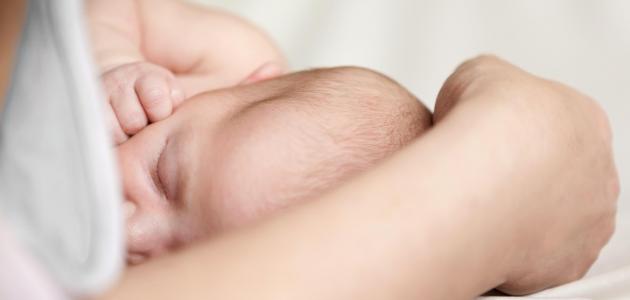فوائد حليب الأم على الطّفل