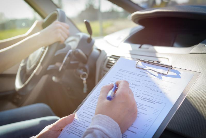امتحان رخصة القيادة في ألمانيا باللغة العربية
